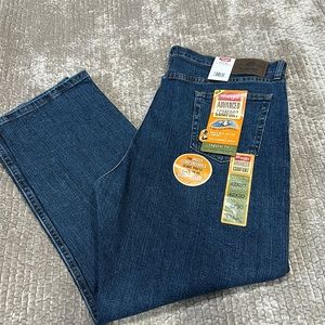 NWT Men’s Wrangler Advanced Comfort Denim jeans 1069
